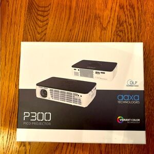 Projector aaxa technologies P300- brand new